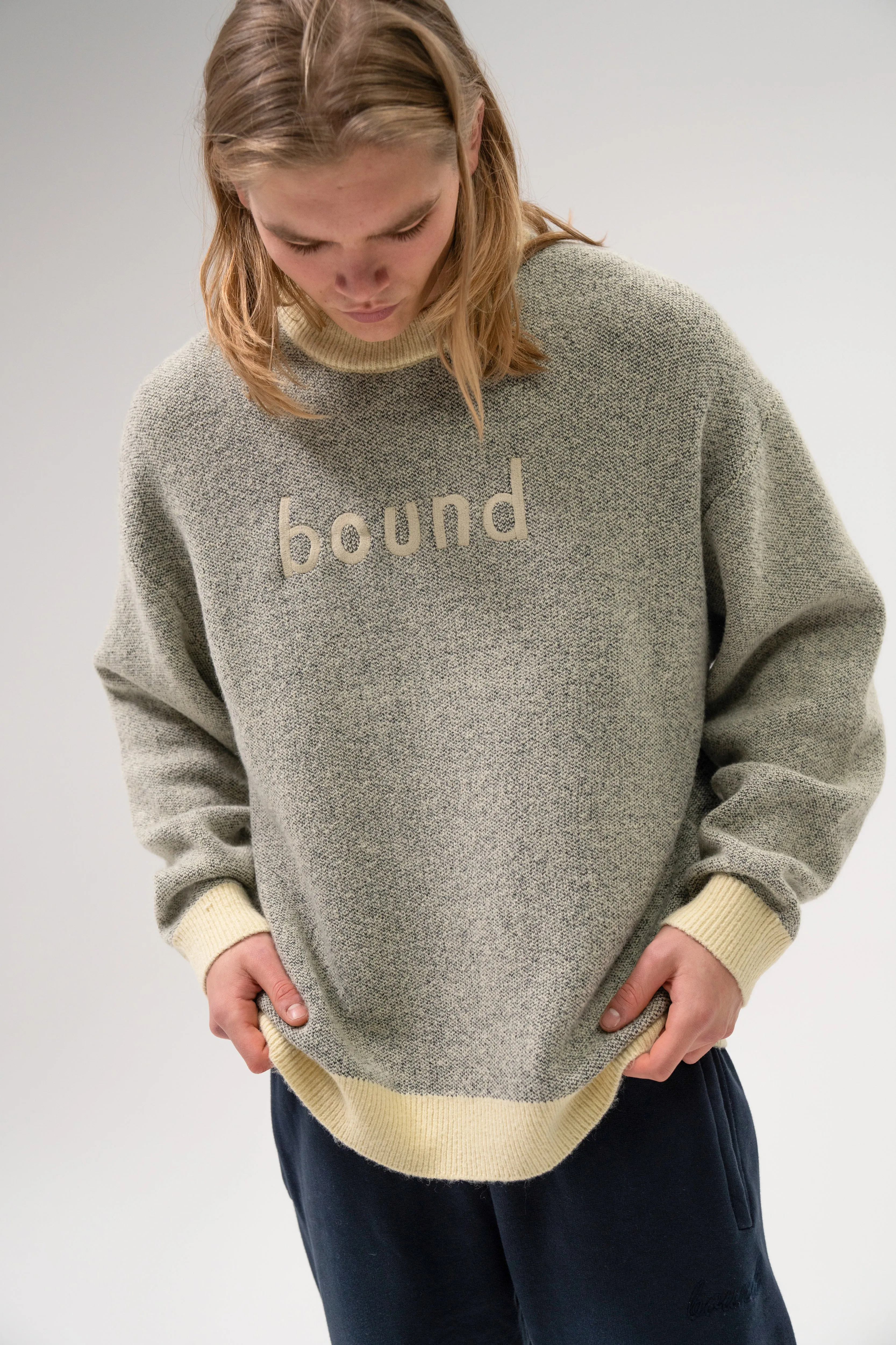 WOOL EMBROIDERED KNIT SWEATER